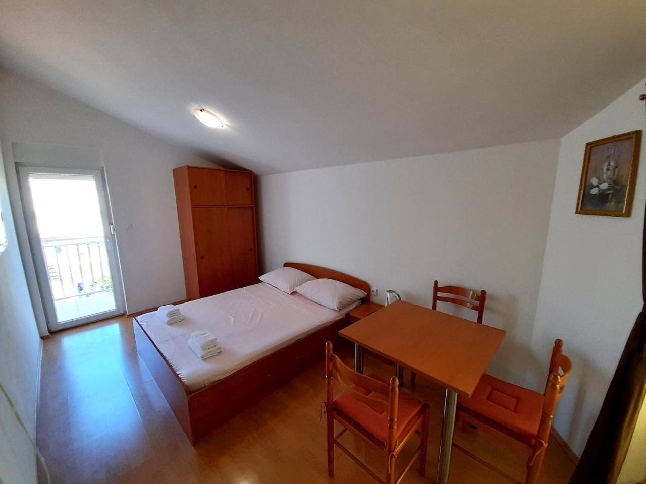 Apartments Nikolas Vodice Exterior photo