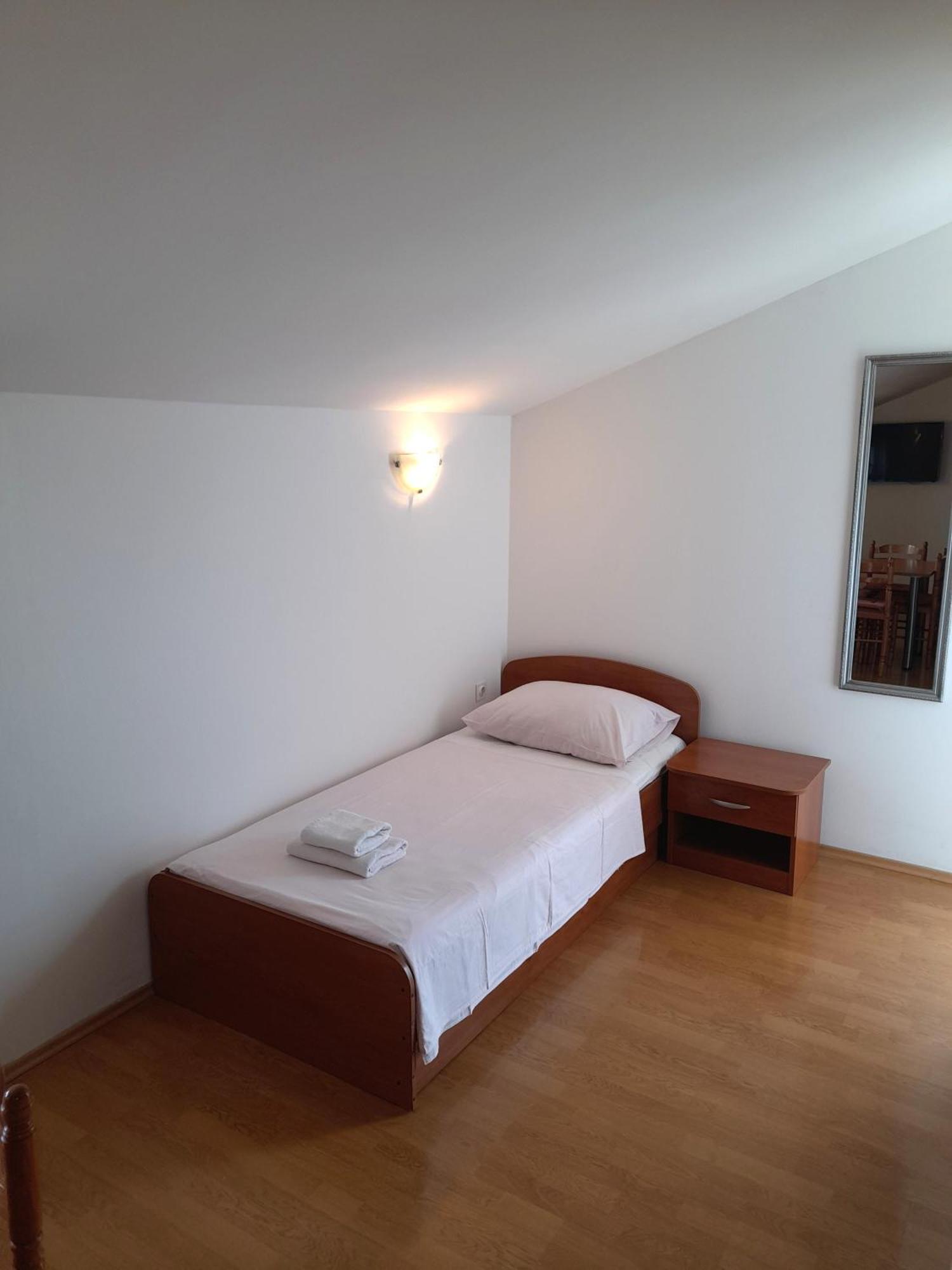 Apartments Nikolas Vodice Exterior photo